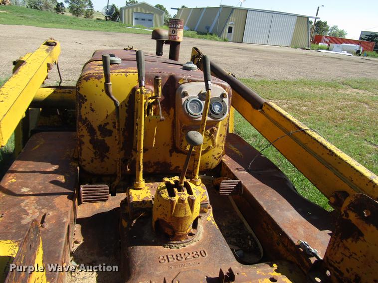 image for item DG1230 Caterpillar dozer