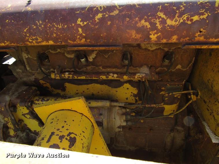 image for item DG1230 Caterpillar dozer