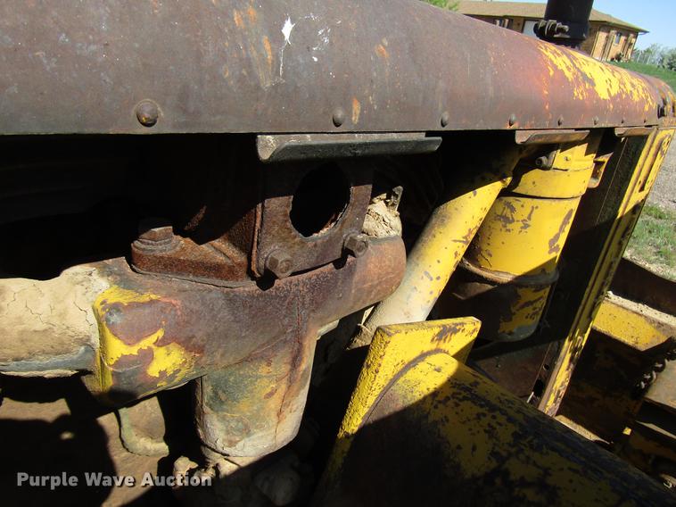 image for item DG1230 Caterpillar dozer