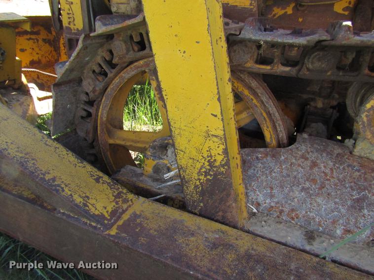 image for item DG1230 Caterpillar dozer