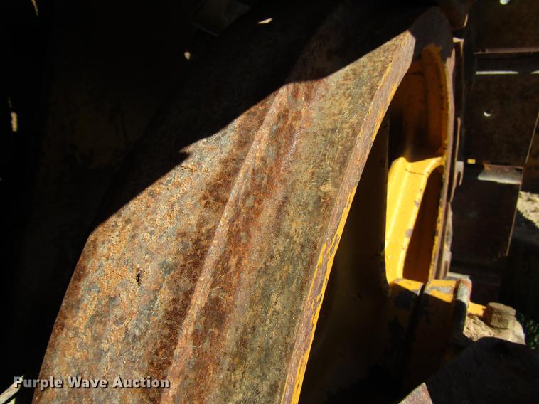 image for item DG1230 Caterpillar dozer