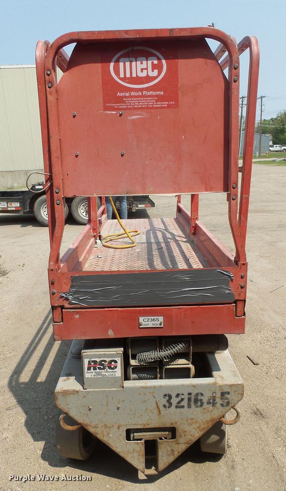 image for item DX9186 2000 Mec 2033ES scissor lift