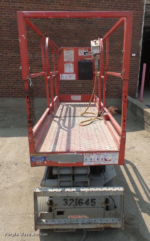 image for item DX9186 2000 Mec 2033ES scissor lift