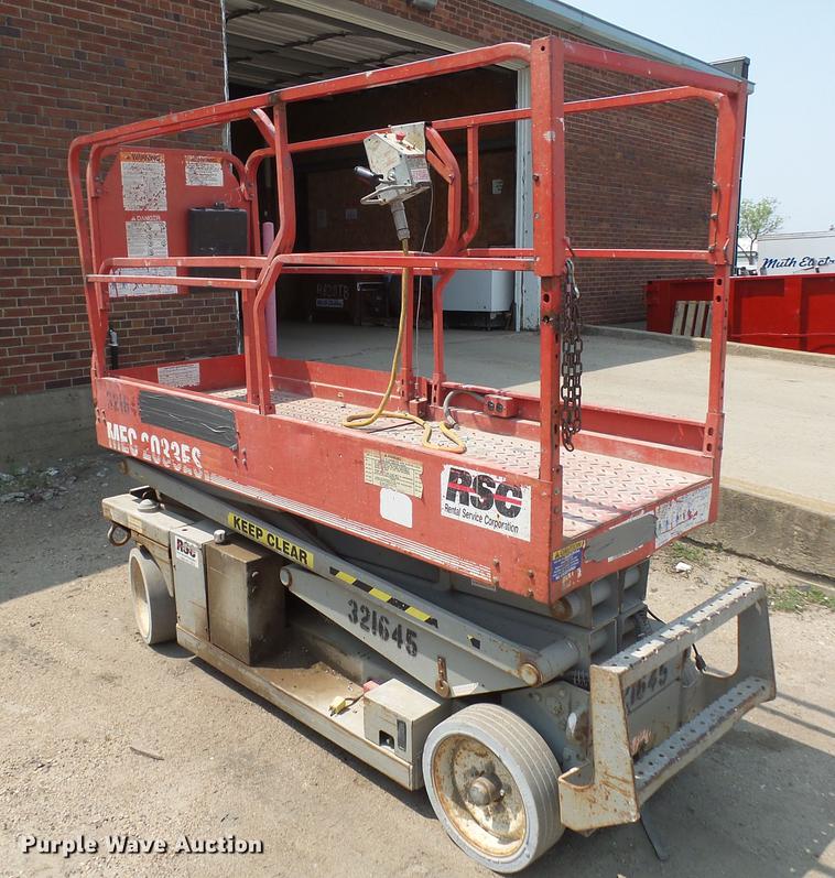 image for item DX9186 2000 Mec 2033ES scissor lift