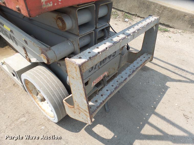 image for item DX9186 2000 Mec 2033ES scissor lift