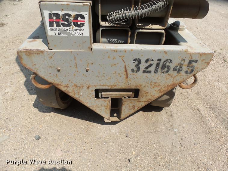 image for item DX9186 2000 Mec 2033ES scissor lift