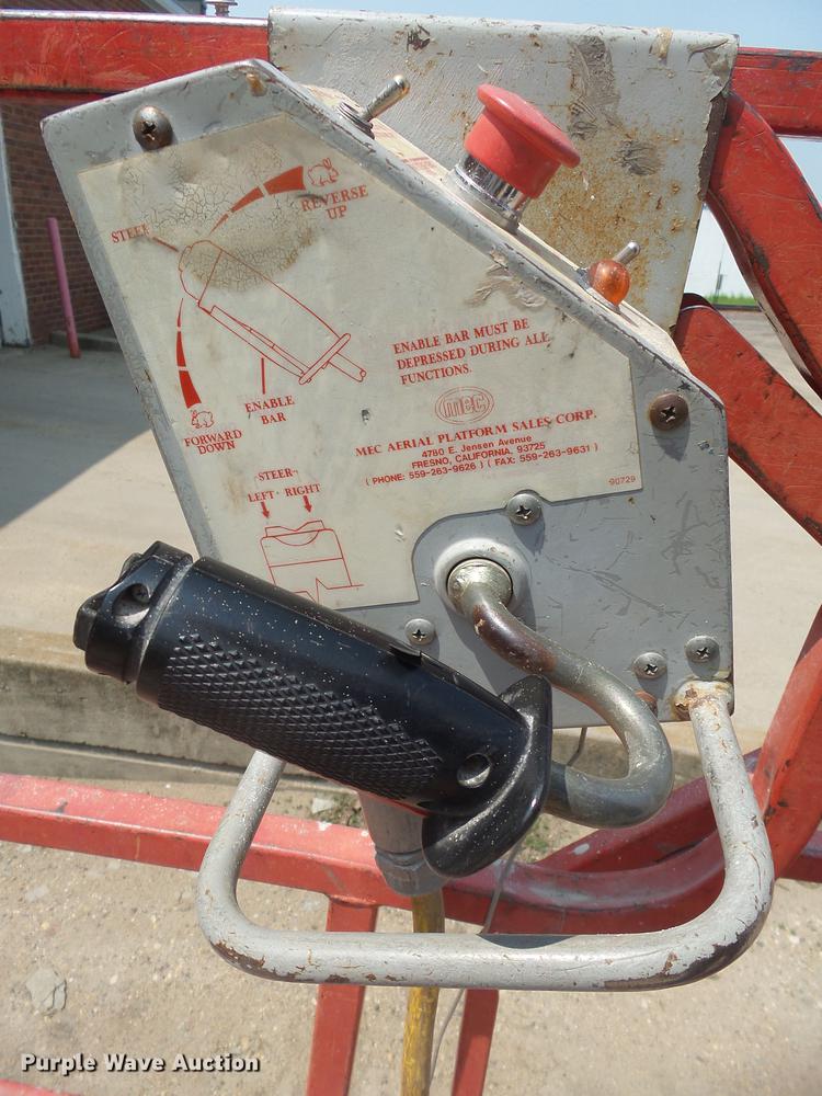 image for item DX9186 2000 Mec 2033ES scissor lift