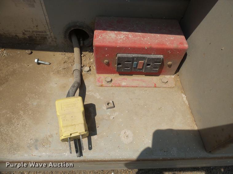 image for item DX9186 2000 Mec 2033ES scissor lift