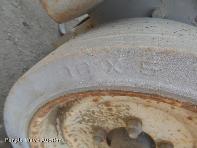 image for item DX9186 2000 Mec 2033ES scissor lift