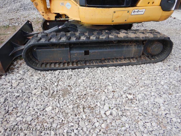 image for item DY9841 1999 Komatsu PC45R-8 mini excavator