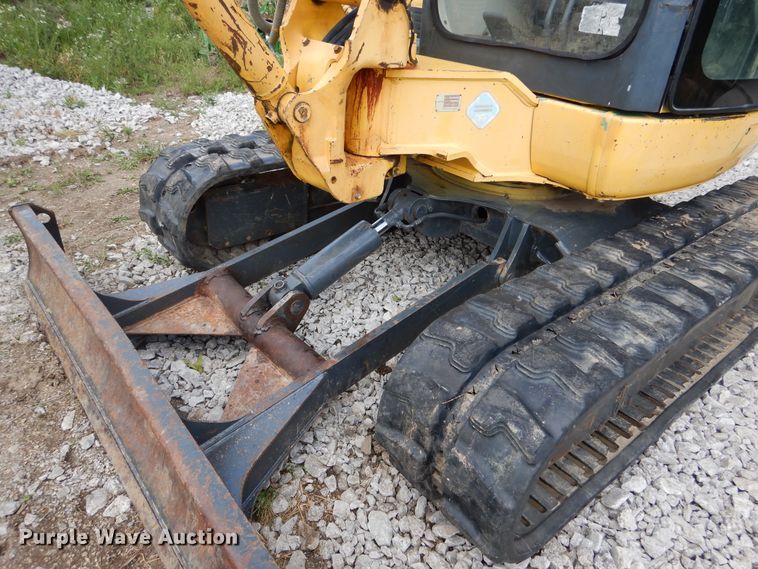 image for item DY9841 1999 Komatsu PC45R-8 mini excavator