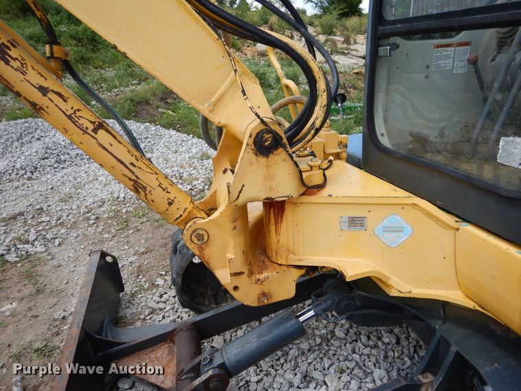 image for item DY9841 1999 Komatsu PC45R-8 mini excavator