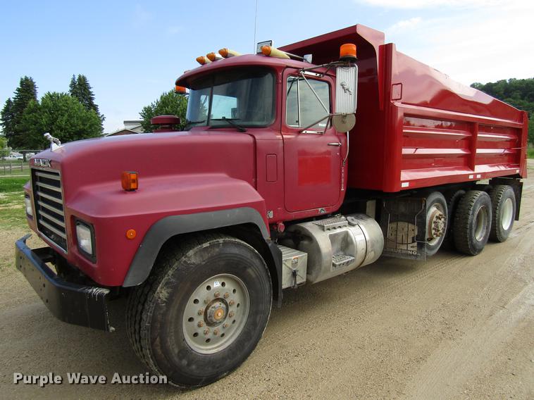 image for item EU9679 1996 Mack RD688S dump truck