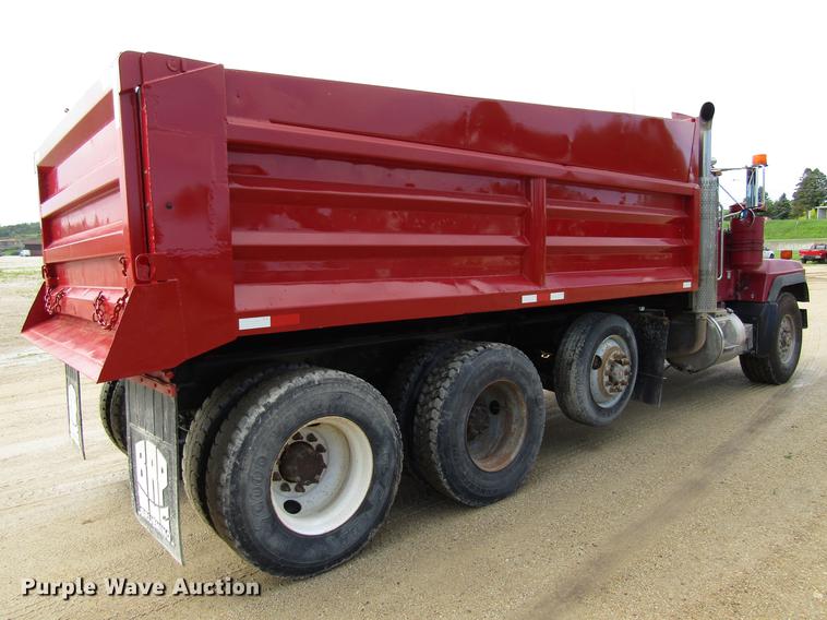 image for item EU9679 1996 Mack RD688S dump truck