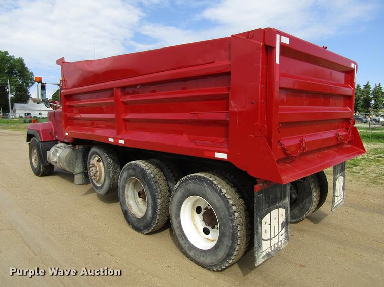 image for item EU9679 1996 Mack RD688S dump truck