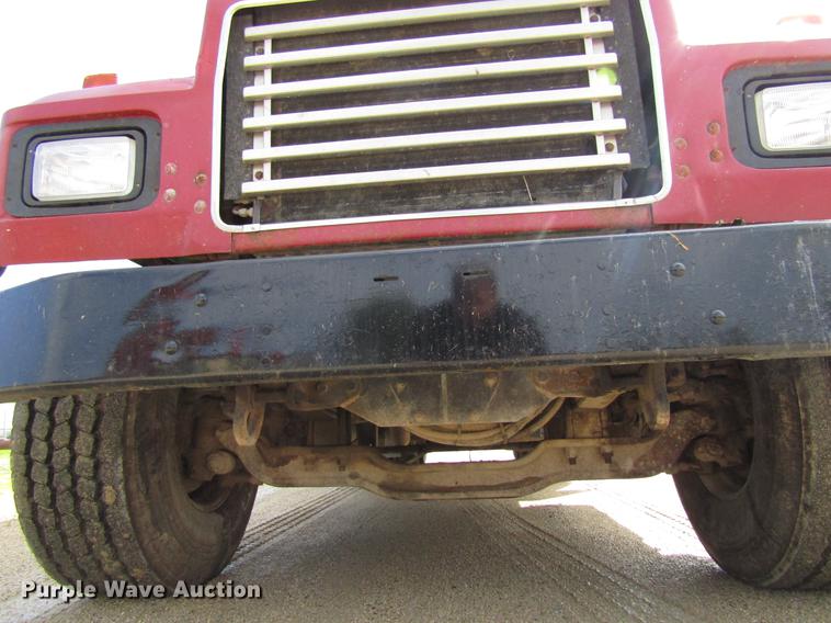 image for item EU9679 1996 Mack RD688S dump truck