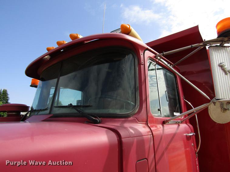 image for item EU9679 1996 Mack RD688S dump truck