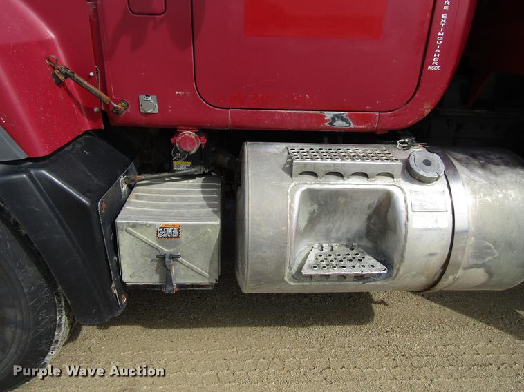 image for item EU9679 1996 Mack RD688S dump truck