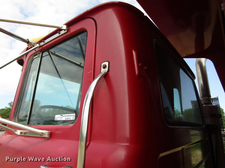 image for item EU9679 1996 Mack RD688S dump truck