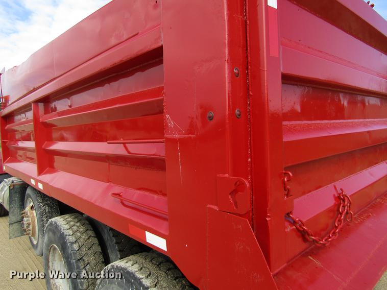 image for item EU9679 1996 Mack RD688S dump truck