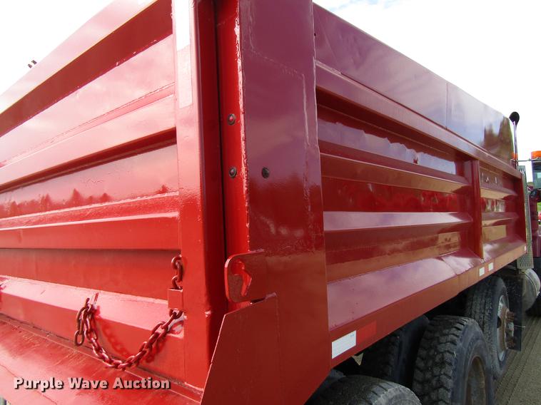 image for item EU9679 1996 Mack RD688S dump truck