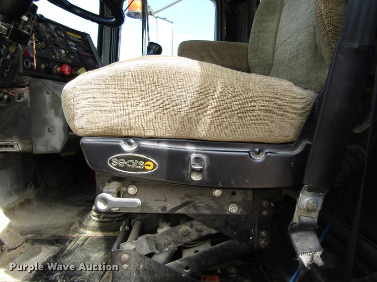 image for item EU9679 1996 Mack RD688S dump truck