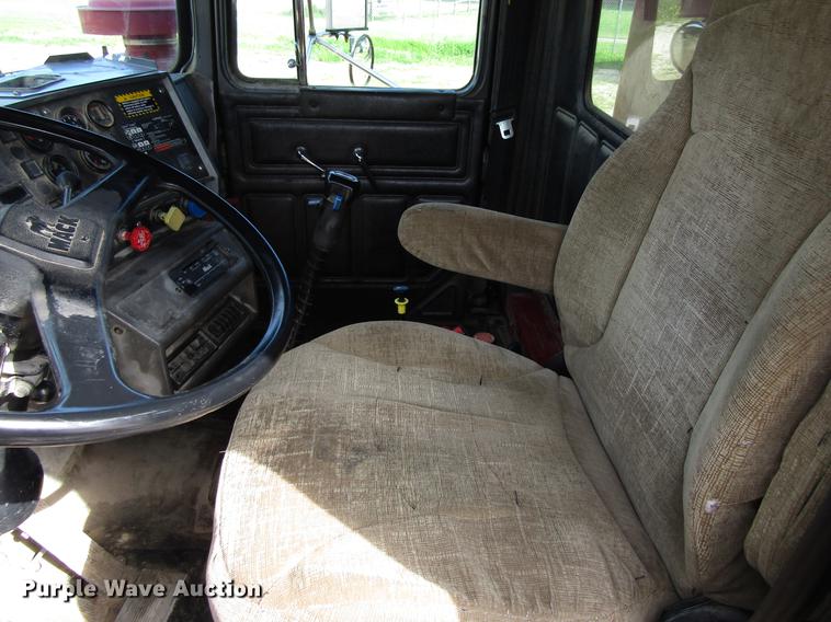 image for item EU9679 1996 Mack RD688S dump truck