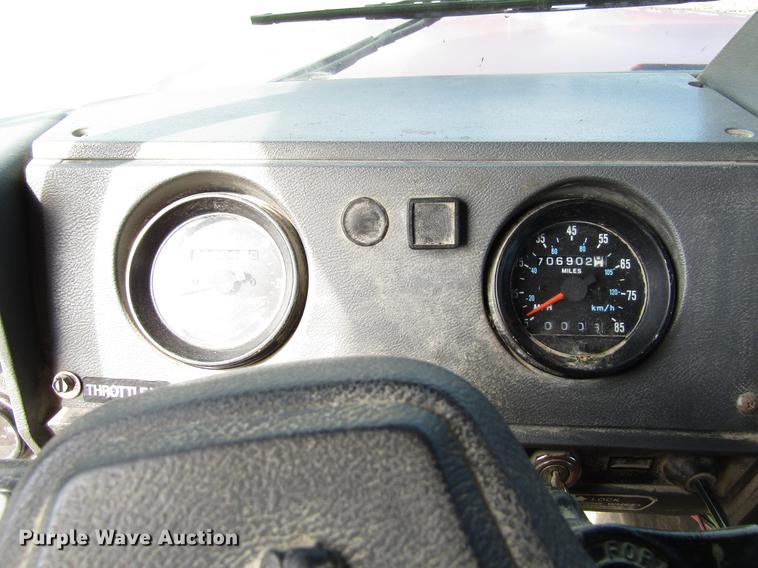 image for item EU9679 1996 Mack RD688S dump truck