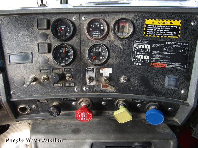 image for item EU9679 1996 Mack RD688S dump truck