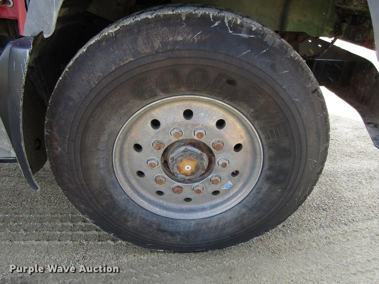 image for item EU9679 1996 Mack RD688S dump truck