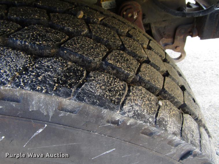 image for item EU9679 1996 Mack RD688S dump truck