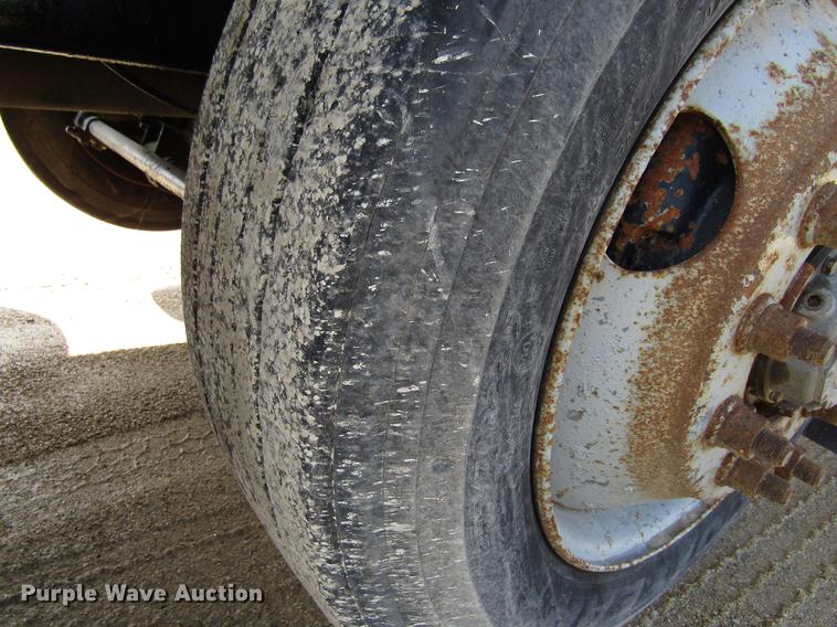 image for item EU9679 1996 Mack RD688S dump truck