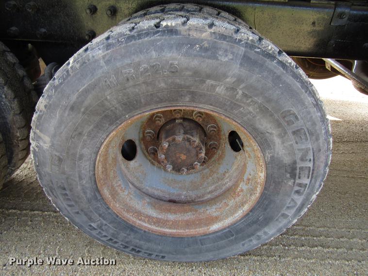 image for item EU9679 1996 Mack RD688S dump truck