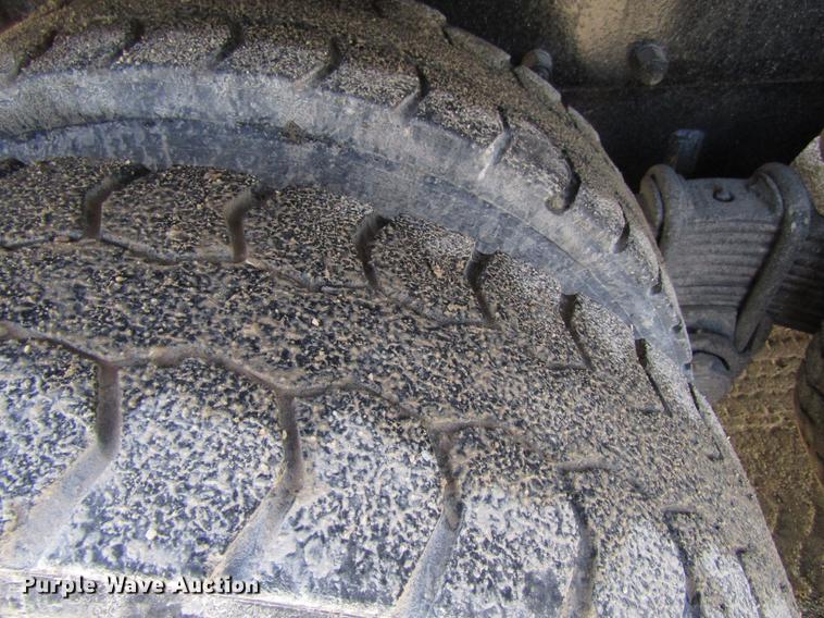 image for item EU9679 1996 Mack RD688S dump truck