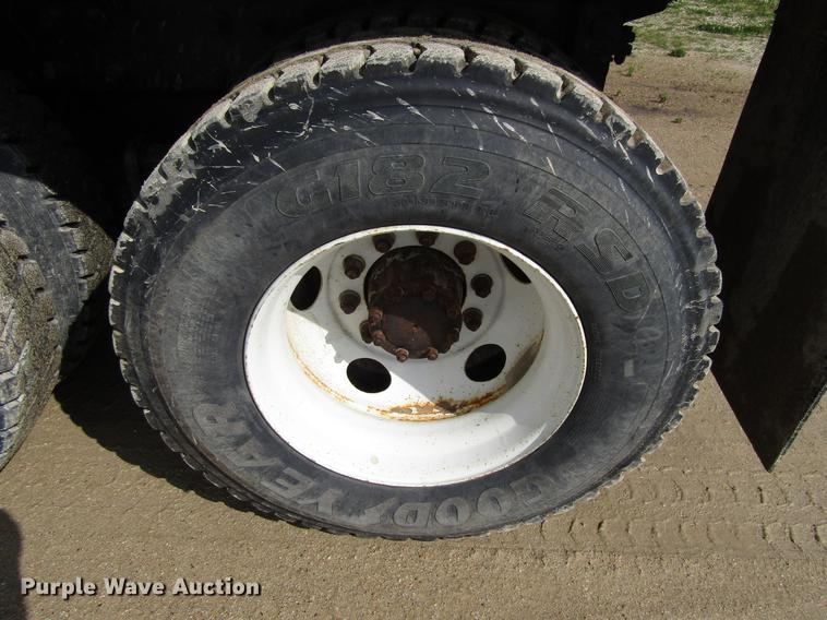 image for item EU9679 1996 Mack RD688S dump truck