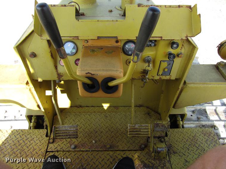 image for item EU9681 1985 Komatsu D31P-17 dozer