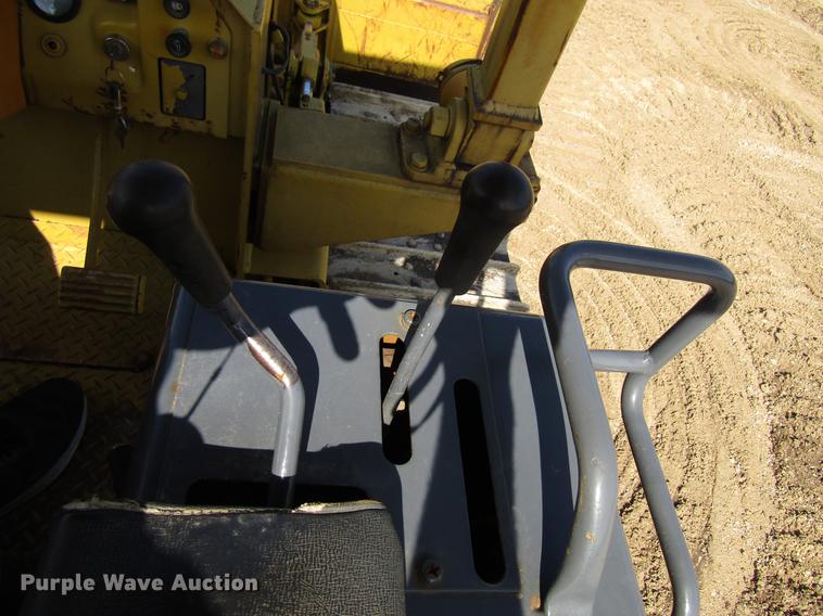 image for item EU9681 1985 Komatsu D31P-17 dozer