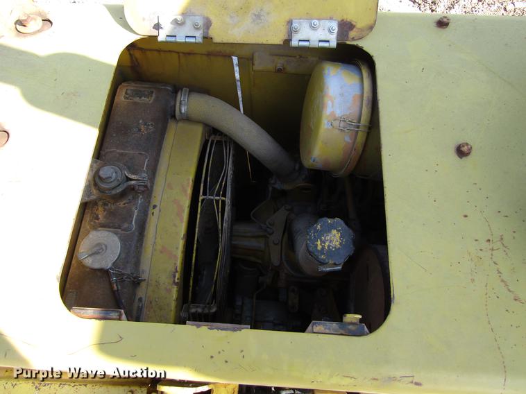 image for item EU9681 1985 Komatsu D31P-17 dozer