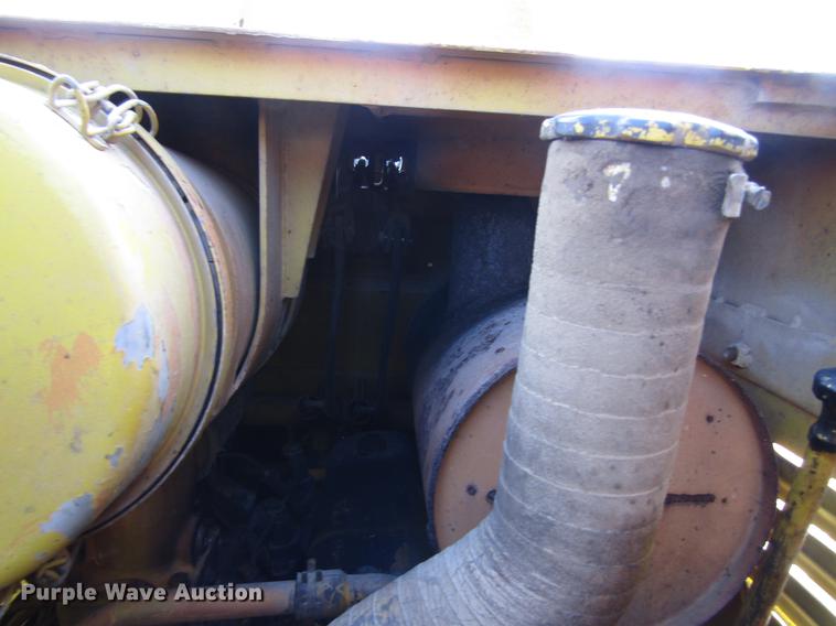 image for item EU9681 1985 Komatsu D31P-17 dozer