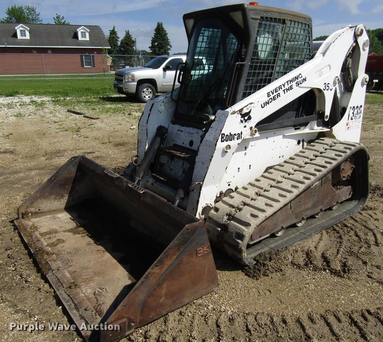 image for item EU9682 2005 Bobcat T300 skid steer