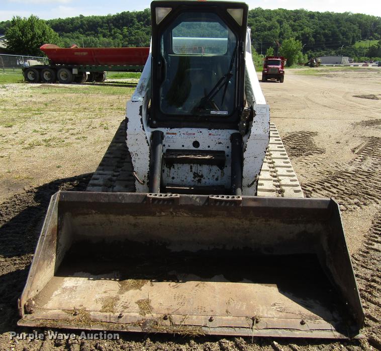 image for item EU9682 2005 Bobcat T300 skid steer