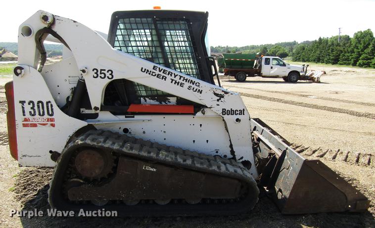 image for item EU9682 2005 Bobcat T300 skid steer