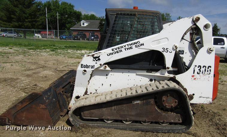 image for item EU9682 2005 Bobcat T300 skid steer
