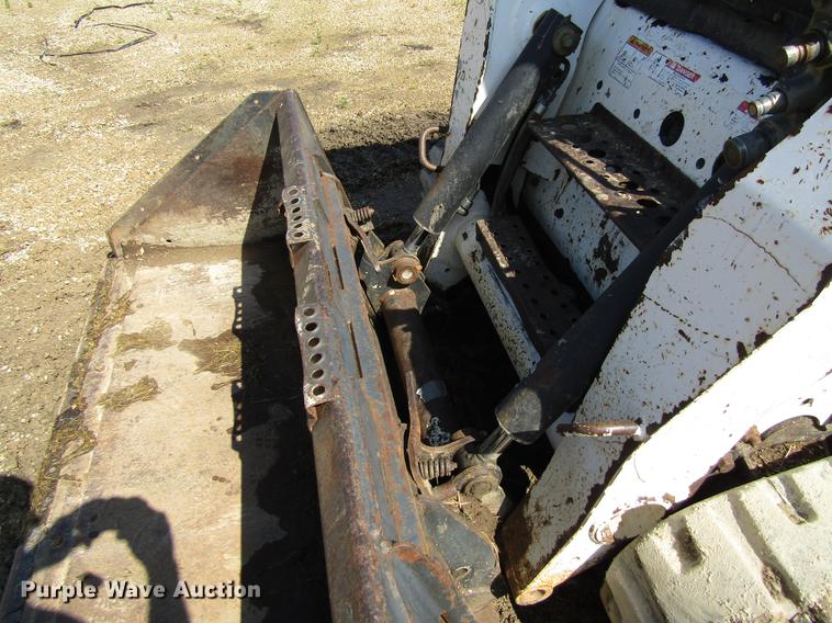 image for item EU9682 2005 Bobcat T300 skid steer