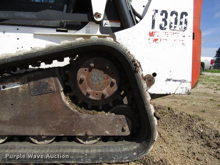 image for item EU9682 2005 Bobcat T300 skid steer