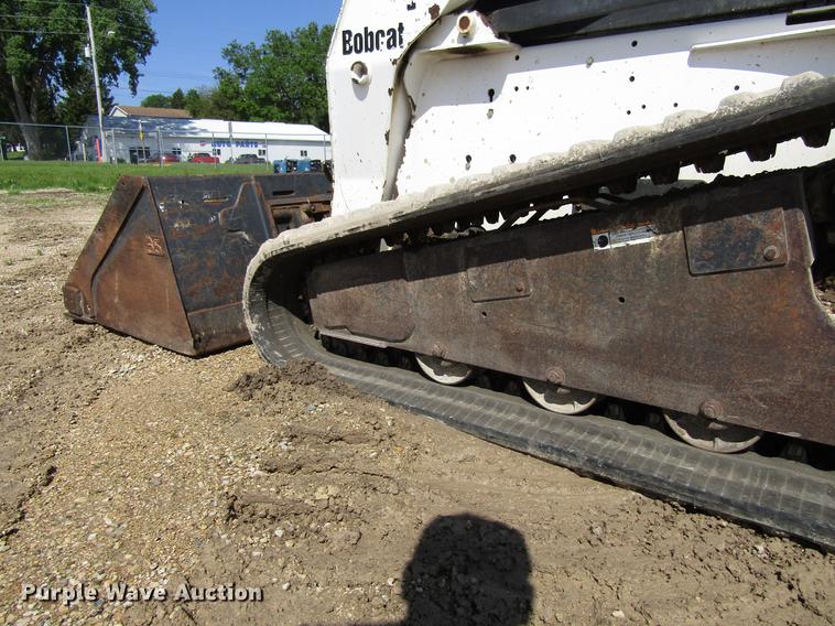 image for item EU9682 2005 Bobcat T300 skid steer