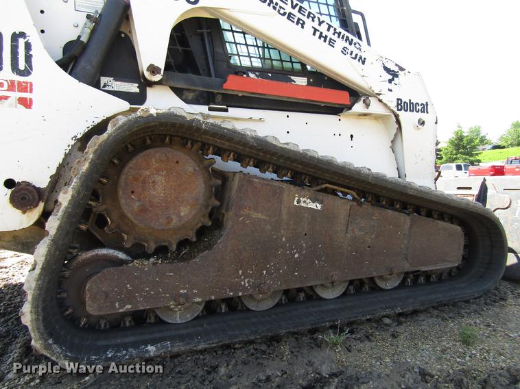 image for item EU9682 2005 Bobcat T300 skid steer