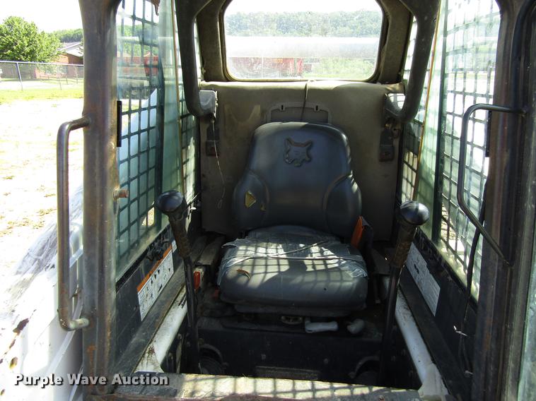 image for item EU9682 2005 Bobcat T300 skid steer