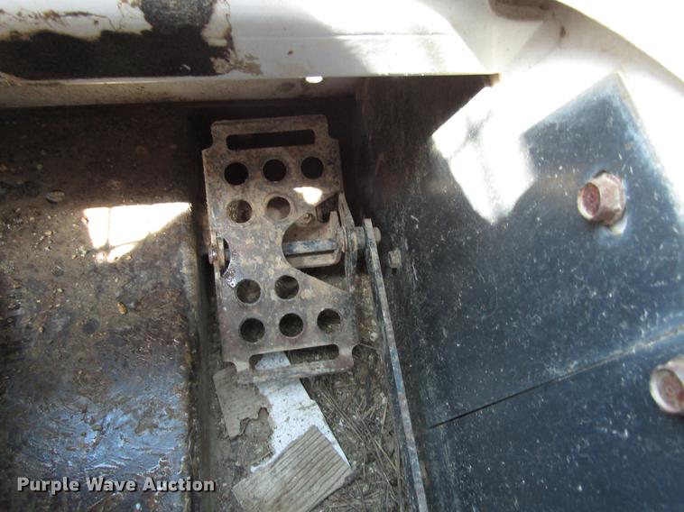 image for item EU9682 2005 Bobcat T300 skid steer