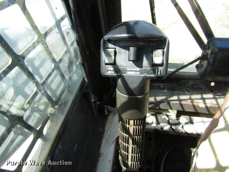 image for item EU9682 2005 Bobcat T300 skid steer